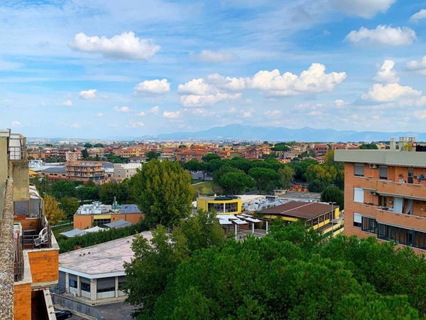 appartamento in vendita a Roma in zona Torre Maura
