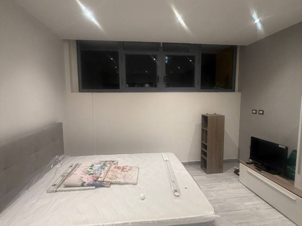 negozio in vendita a Roma in zona Magliana Vecchia