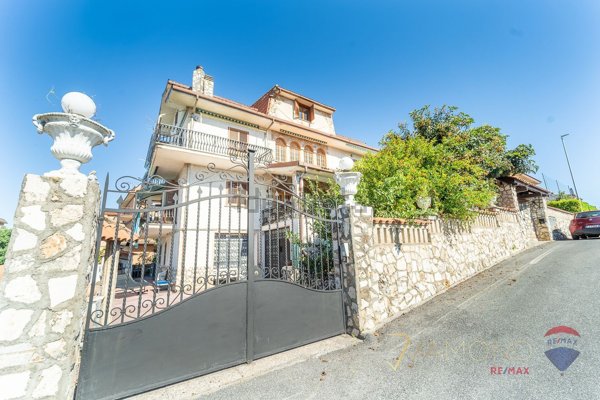 appartamento in vendita a Roma in zona Case Rosse