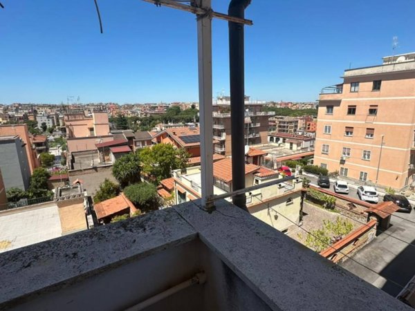 appartamento in vendita a Roma in zona Alessandrino
