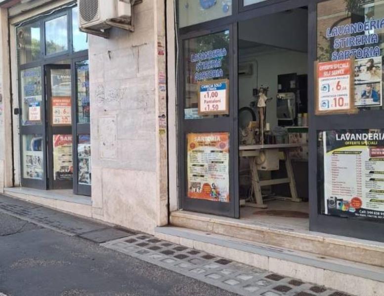 locale commerciale in vendita a Roma in zona Prenestino-Labicano