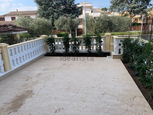 appartamento in vendita a Roma in zona Case Rosse