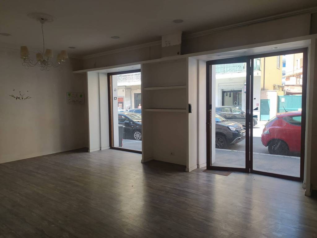 negozio in vendita a Roma in zona Prenestino-Centocelle