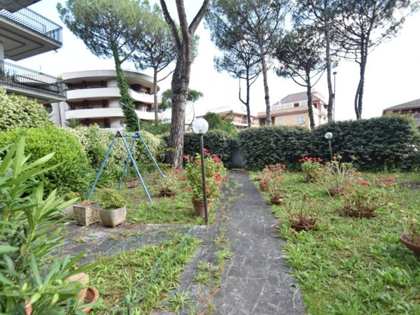 appartamento in vendita a Roma in zona Portuense