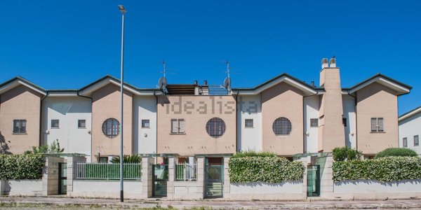 casa indipendente in vendita a Roma in zona Appio Claudio