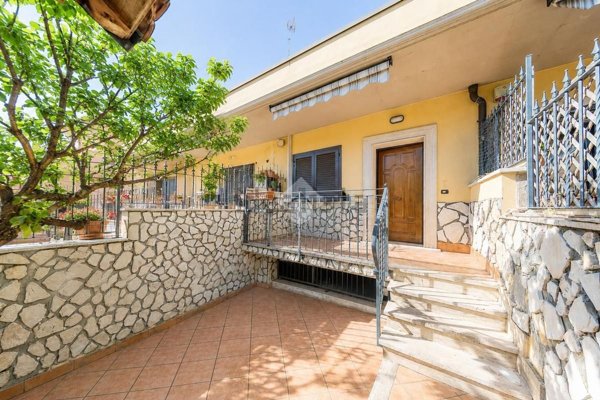 casa indipendente in vendita a Roma in zona Tor Vergata/Torrenova