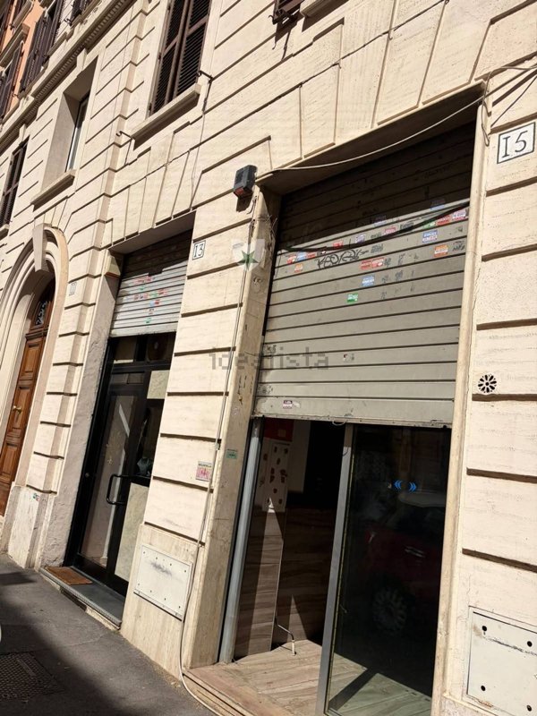 locale commerciale in vendita a Roma in zona Trieste