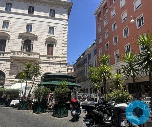 appartamento in vendita a Roma in zona Parione/Sant'Eustachio