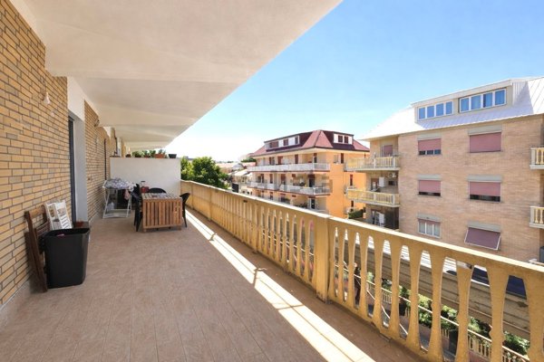 appartamento in vendita a Roma in zona Ostia