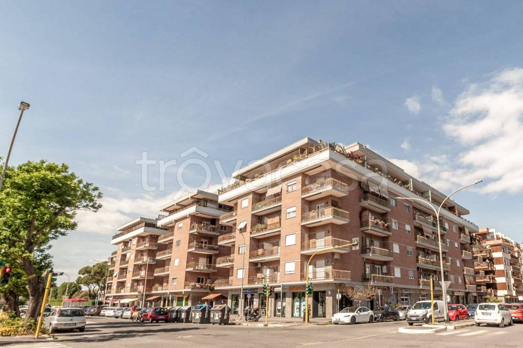 appartamento in vendita a Roma in zona Ostia