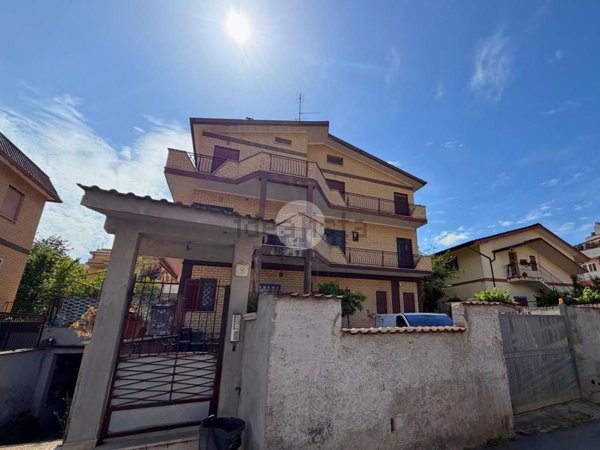 appartamento in vendita a Roma in zona Acilia