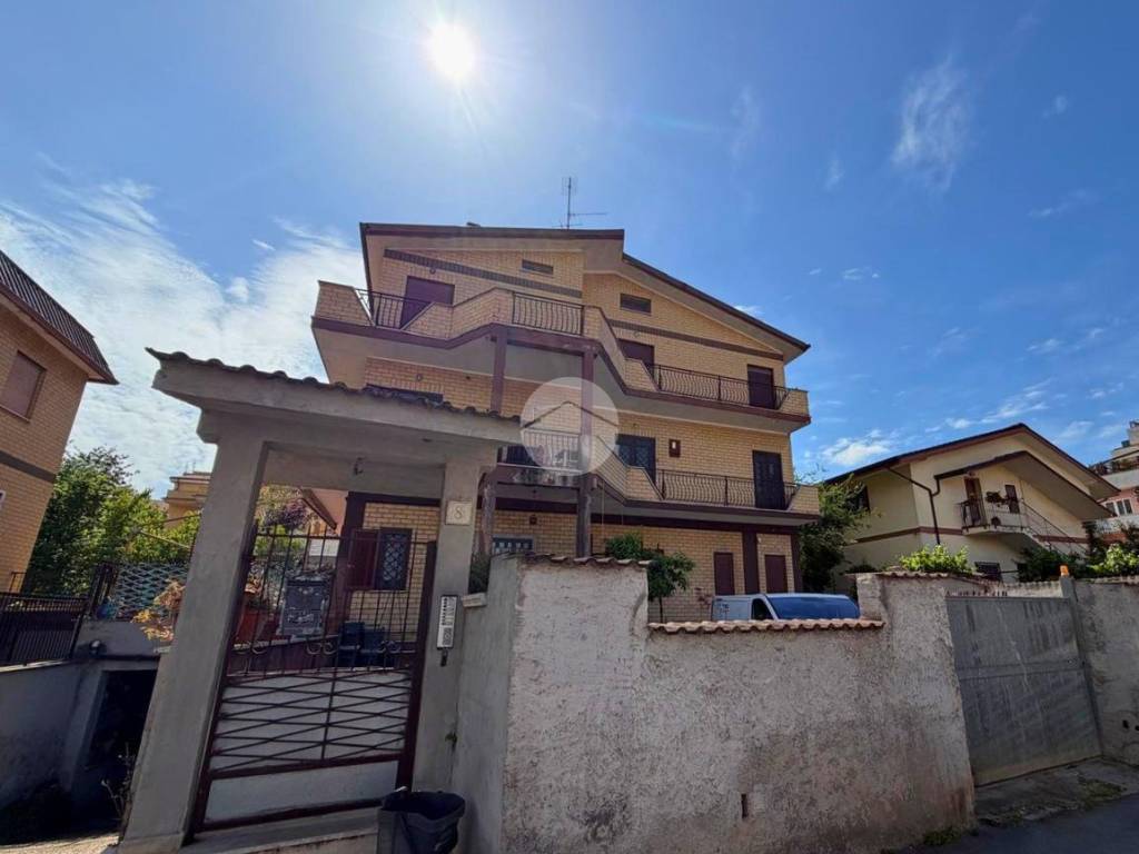 appartamento in vendita a Roma in zona Acilia