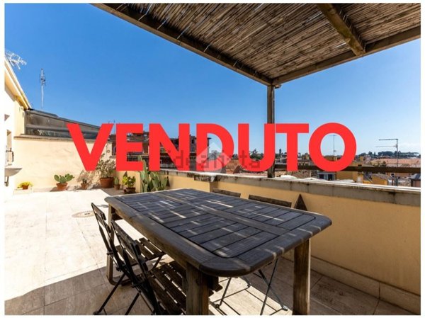 appartamento in vendita a Roma in zona Trastevere