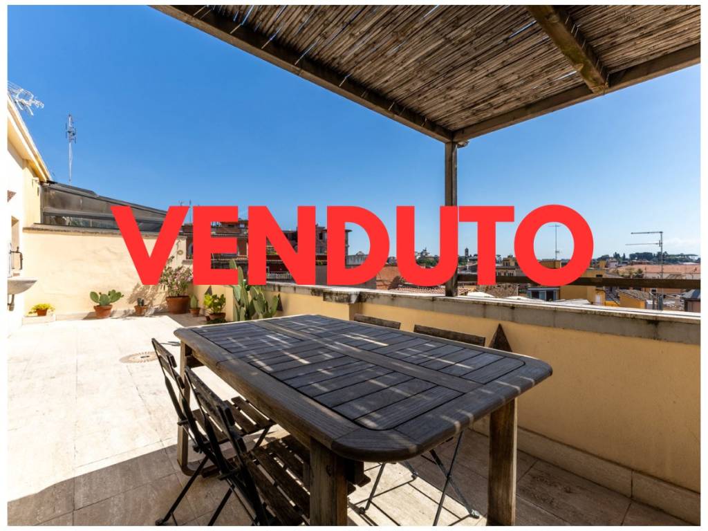 appartamento in vendita a Roma in zona Trastevere