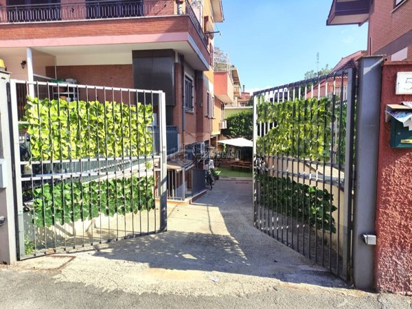 appartamento in vendita a Roma in zona Romanina