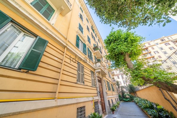 appartamento in vendita a Roma in zona Appio Latino