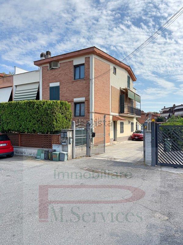 appartamento in vendita a Roma in zona Castel di Leva