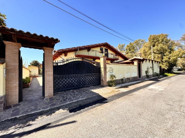 casa indipendente in vendita a Roma in zona Dragona/Bagnoletto