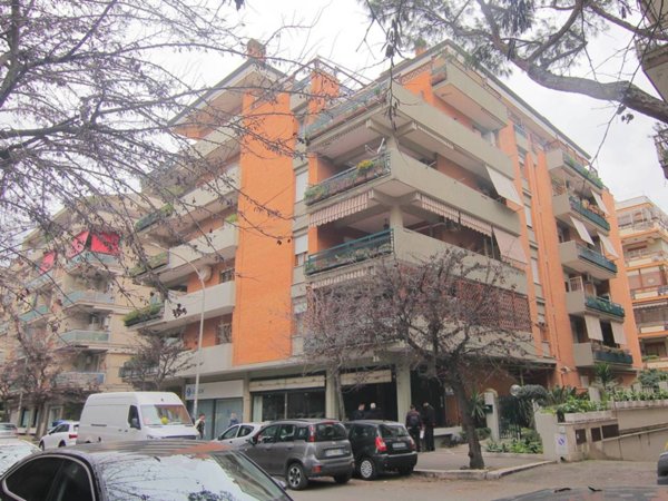 appartamento in vendita a Roma in zona Ostia