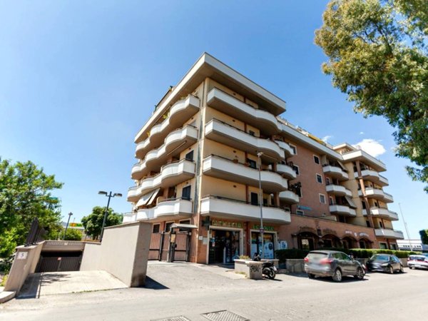 appartamento in vendita a Roma in zona Dragona/Bagnoletto