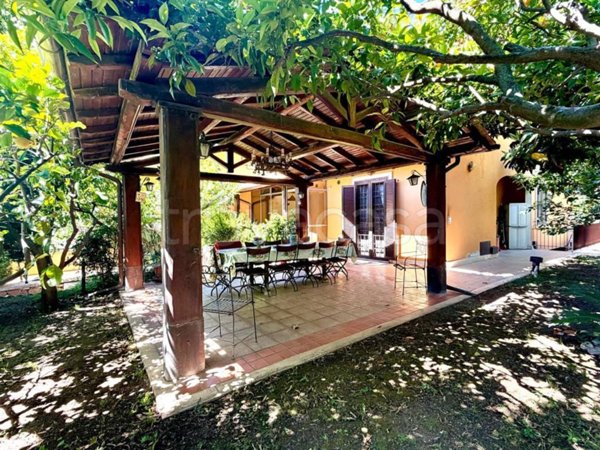 casa indipendente in vendita a Roma in zona Casal Morena