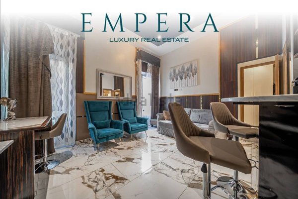 appartamento in vendita a Roma in zona Trevi-Colonna