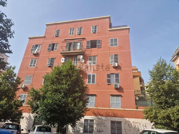 appartamento in vendita a Roma in zona Appio Claudio