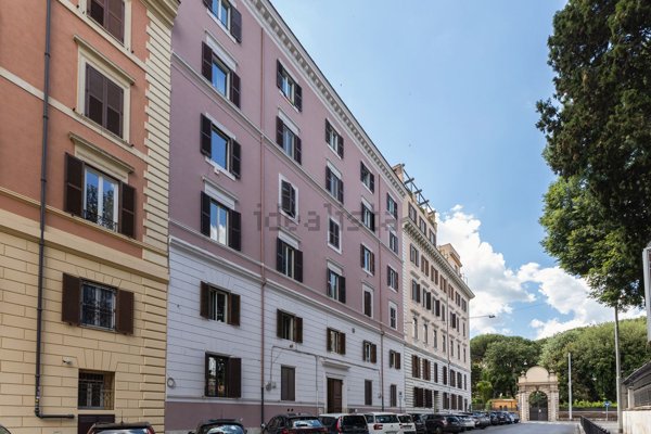 appartamento in vendita a Roma in zona Castro Pretorio
