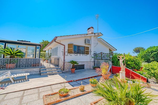 casa indipendente in vendita a Roma in zona Casalotti