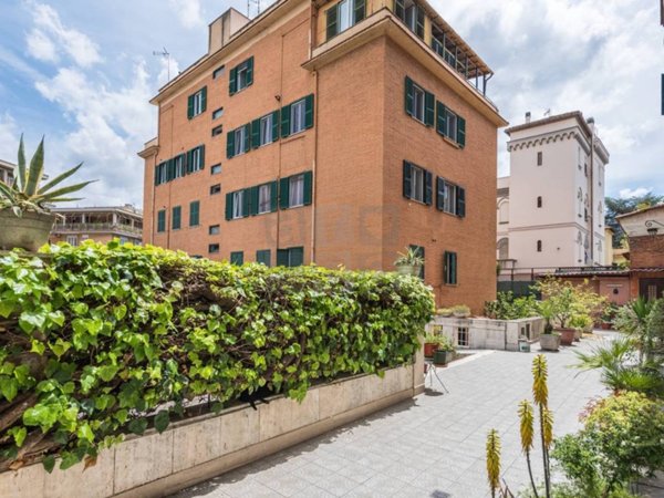 appartamento in vendita a Roma in zona Gianicolense