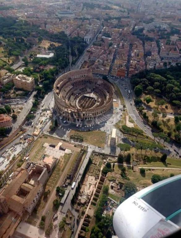 negozio in vendita a Roma in zona Rione Monti/Campitelli