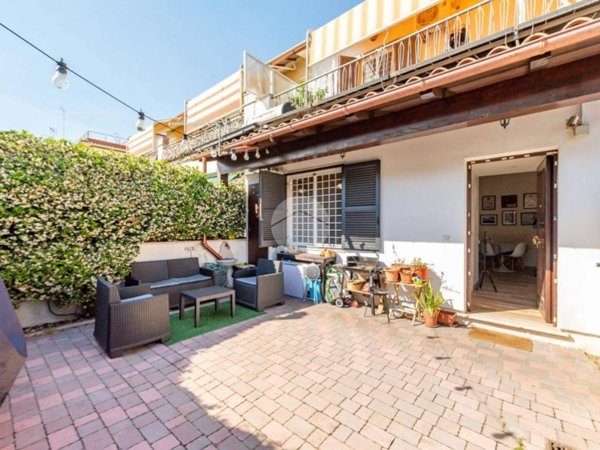 appartamento in vendita a Roma in zona Borghesiana