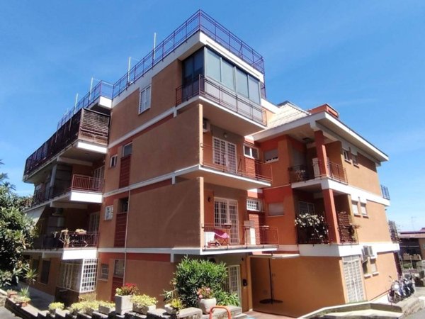 appartamento in vendita a Roma in zona Tor di Quinto