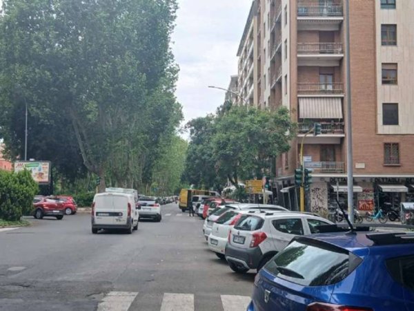 negozio in vendita a Roma in zona Ostiense