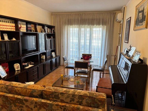 appartamento in vendita a Roma in zona Tor de' Cenci