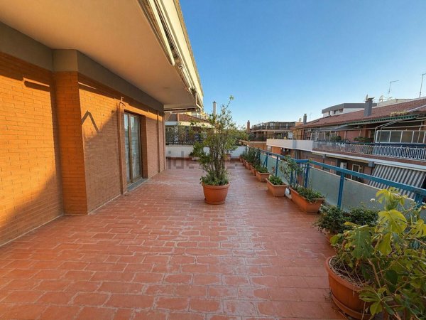 appartamento in vendita a Roma in zona Ostia