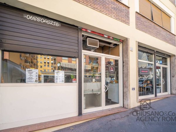 negozio in vendita a Roma in zona Appio Latino