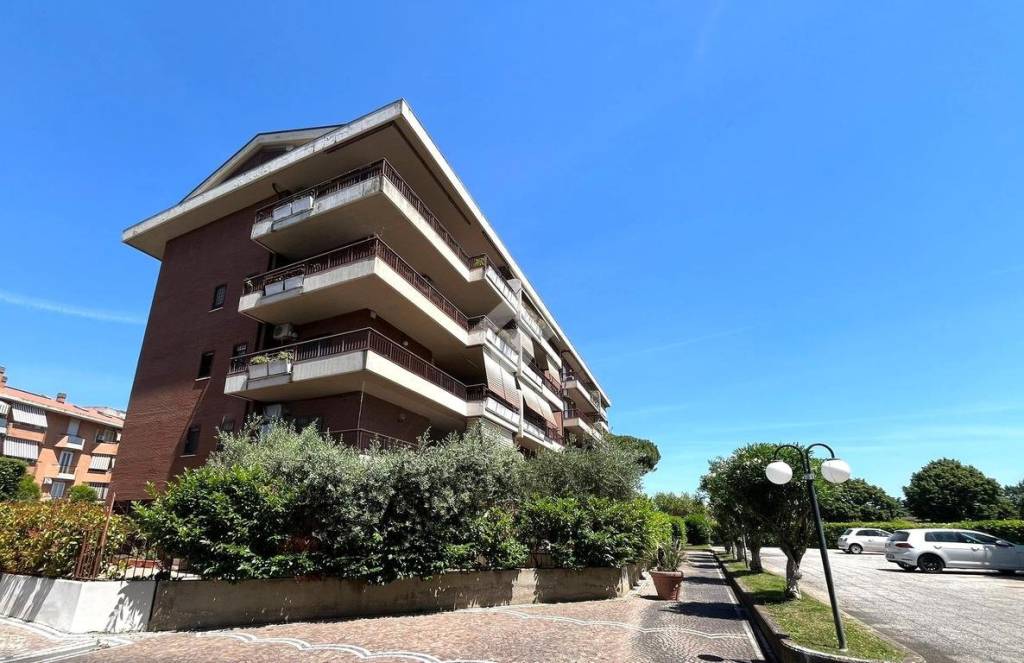 appartamento in vendita a Roma in zona Casal Morena