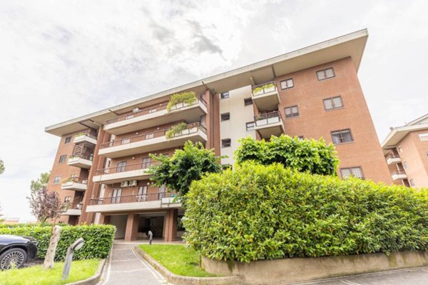 appartamento in vendita a Roma in zona Casal Morena