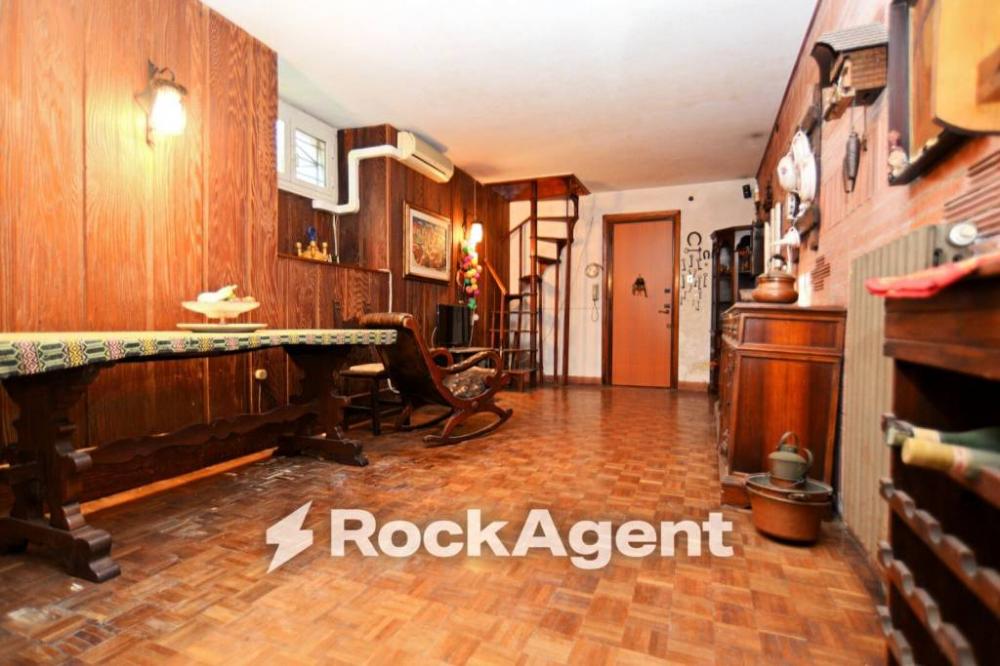 appartamento in vendita a Roma in zona Appio Latino