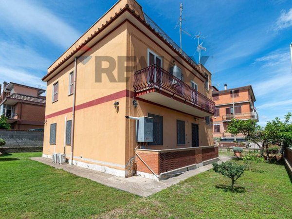 appartamento in vendita a Roma in zona Dragona/Bagnoletto