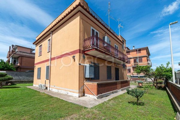 appartamento in vendita a Roma in zona Dragona/Bagnoletto