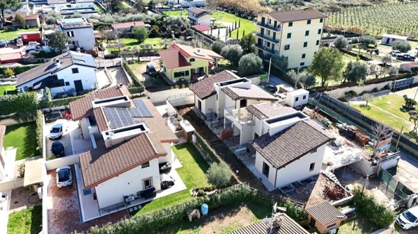 casa indipendente in vendita a Roma in zona Borghesiana