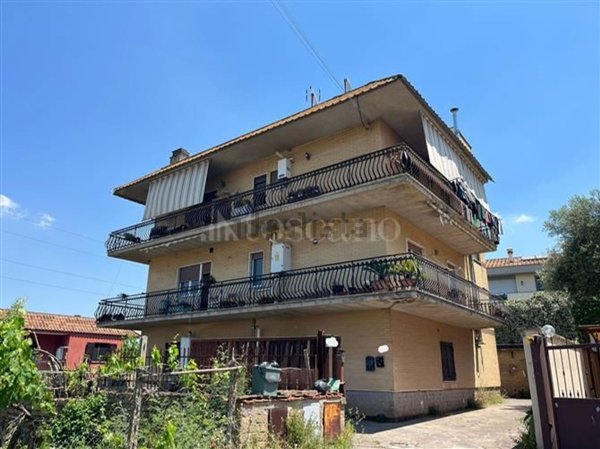 appartamento in vendita a Roma in zona Castel di Leva