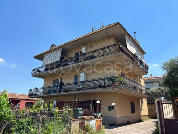 appartamento in vendita a Roma in zona Castel di Leva