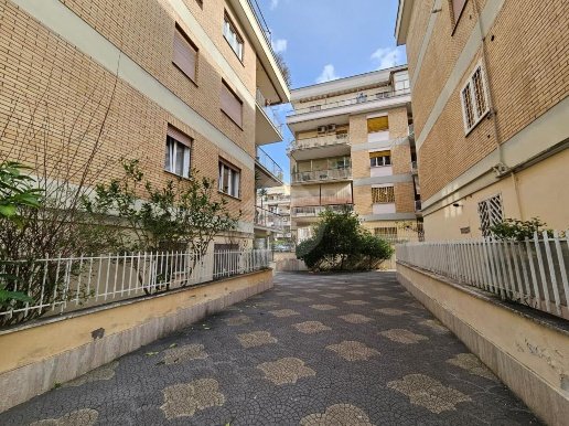 appartamento in vendita a Roma in zona Aurelio