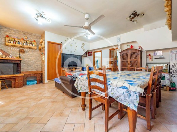 casa indipendente in vendita a Roma in zona Castelverde