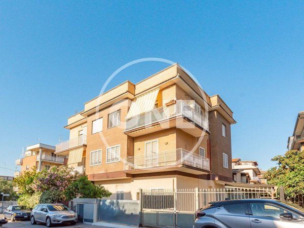 appartamento in vendita a Roma in zona Borghesiana