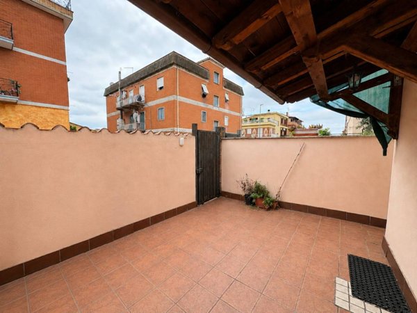 appartamento in vendita a Roma in zona Dragona/Bagnoletto
