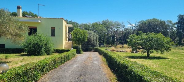 casa indipendente in vendita a Roma in zona Castel di Guido